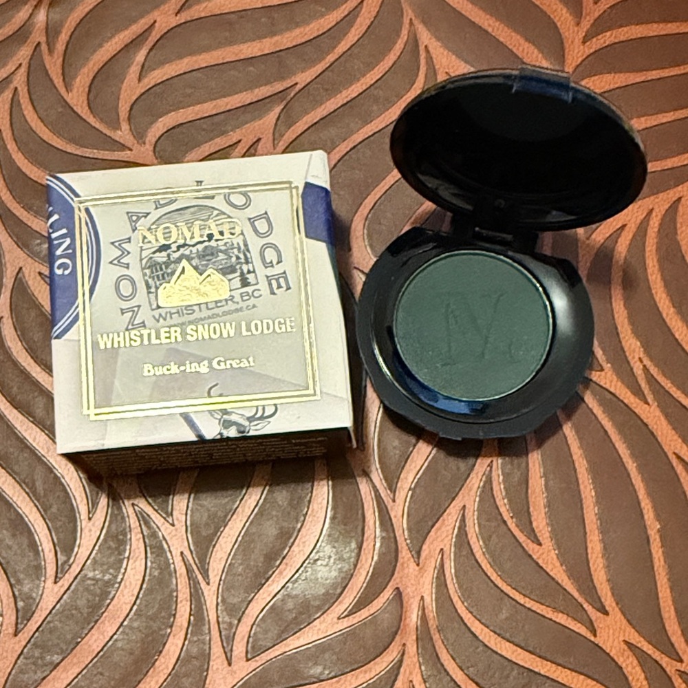 Nomad Whistler Snow Lodge Eyeshadow - Bucking-Great